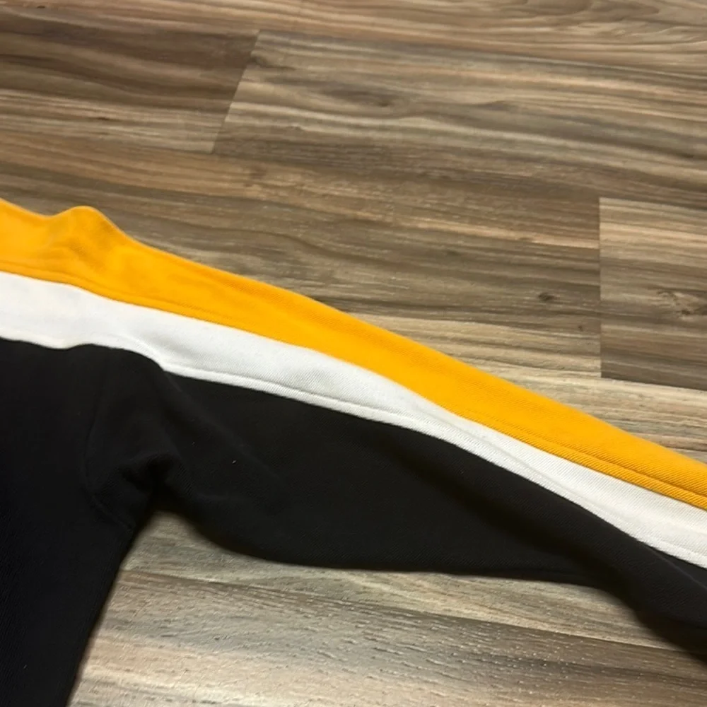 Vintage Izod Sweat Shirt Men Size M Black White Yellow Thick Cotton